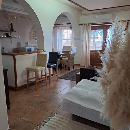 Apartman Romana Postorna Eksteriør billede