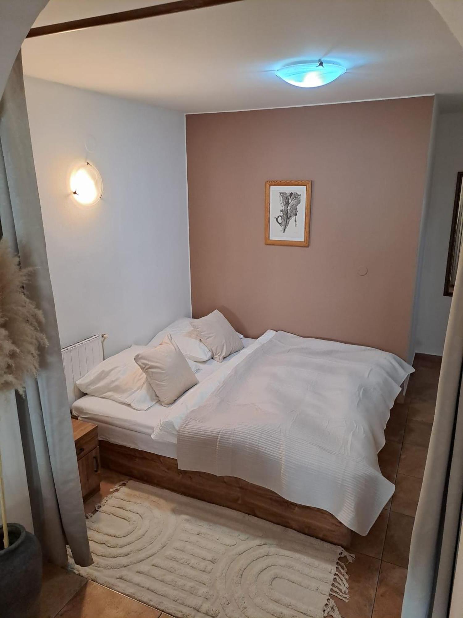 Apartman Romana Postorna Eksteriør billede