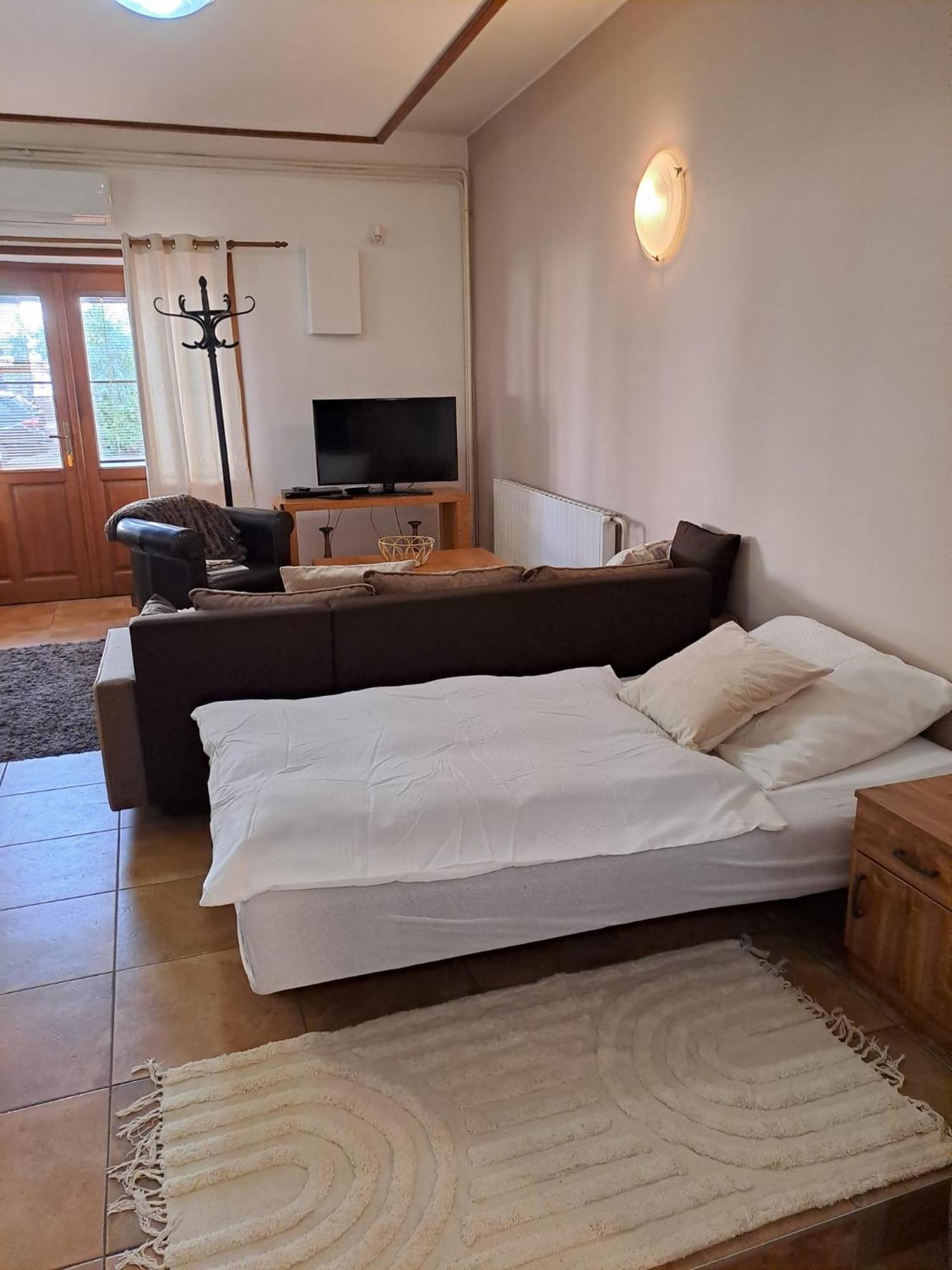 Apartman Romana Postorna Eksteriør billede